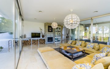 Property slide 10