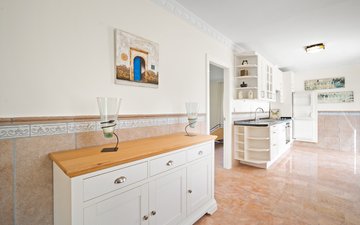 Property slide 32