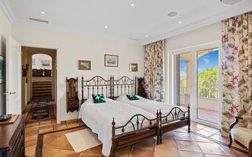 Property slide 32