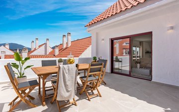 Property slide 32