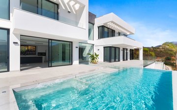 Property slide 18