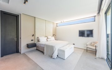 Property slide 10