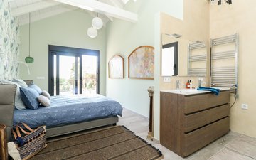 Property slide 16