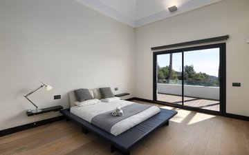 Property slide 44