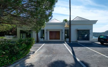 Property slide 17