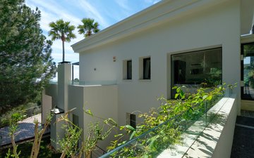 Property slide 16