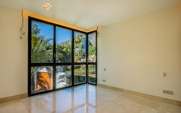 Property slide 20