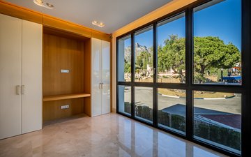 Property slide 19