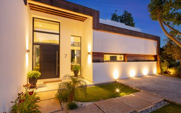 Property slide 16