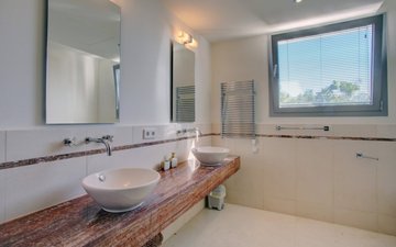 Property slide 25