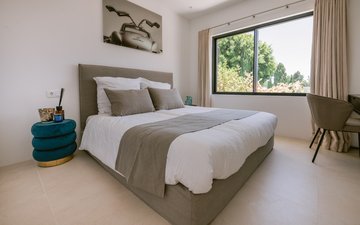 Property slide 25