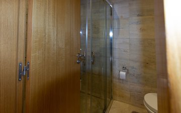 Property slide 32