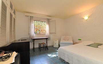 Property slide 16