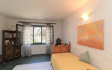 Property slide 18