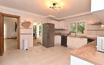 Property slide 22