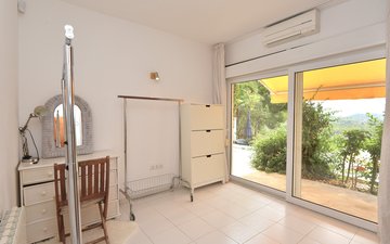 Property slide 36