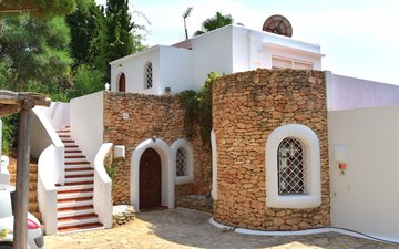 Property slide 18