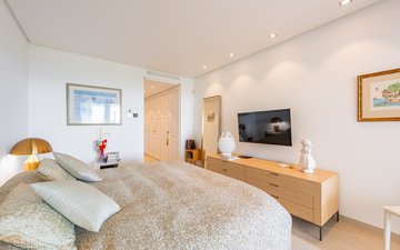 Property slide 18