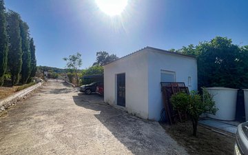 Property slide 21
