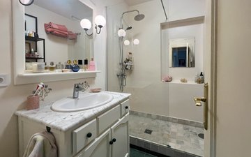Property slide 10