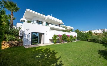 Property slide 32