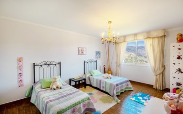 Property slide 10