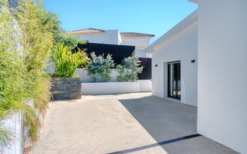 Property slide 39