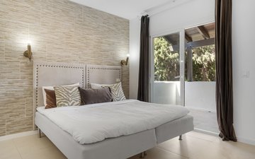 Property slide 31