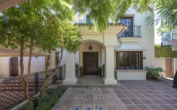 Slajd nieruchomości 44