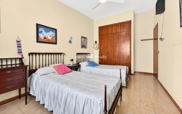 Property slide 14