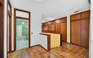 Property slide 35