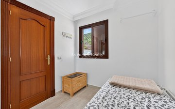 Property slide 14