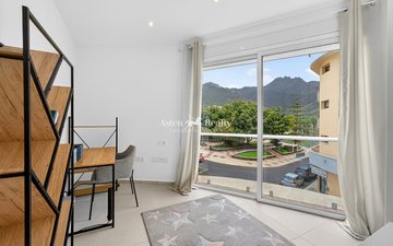 Property slide 10