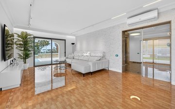 Property slide 10