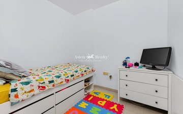 Property slide 10