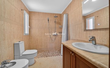Property slide 31