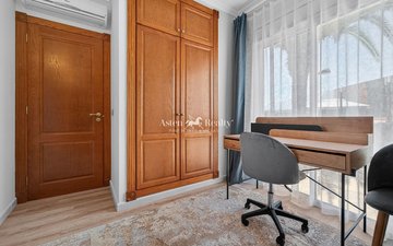 Property slide 20