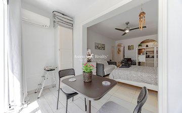 Property slide 16