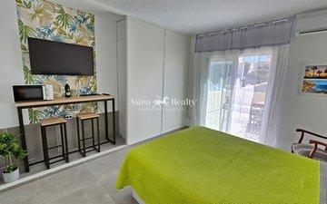 Property slide 10