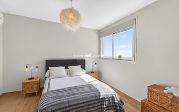 Property slide 32