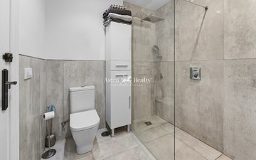 Property slide 20