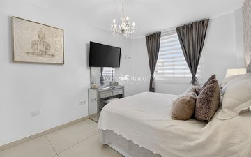Property slide 22