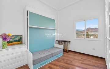 Property slide 10