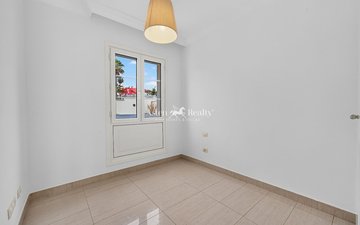 Property slide 20