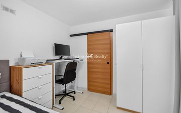 Property slide 21