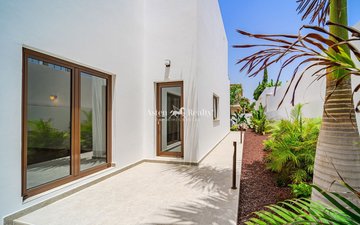 Property slide 32