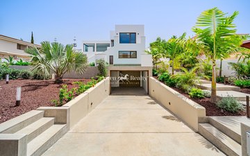 Property slide 39