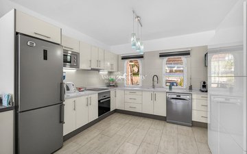 Property slide 10