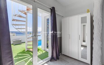 Property slide 18