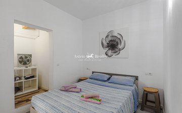 Property slide 22